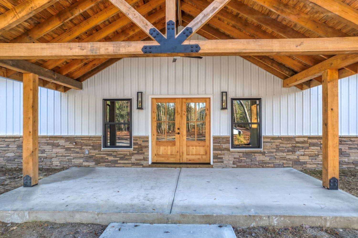 Custom barndominium exterior built by 757 Building Co.